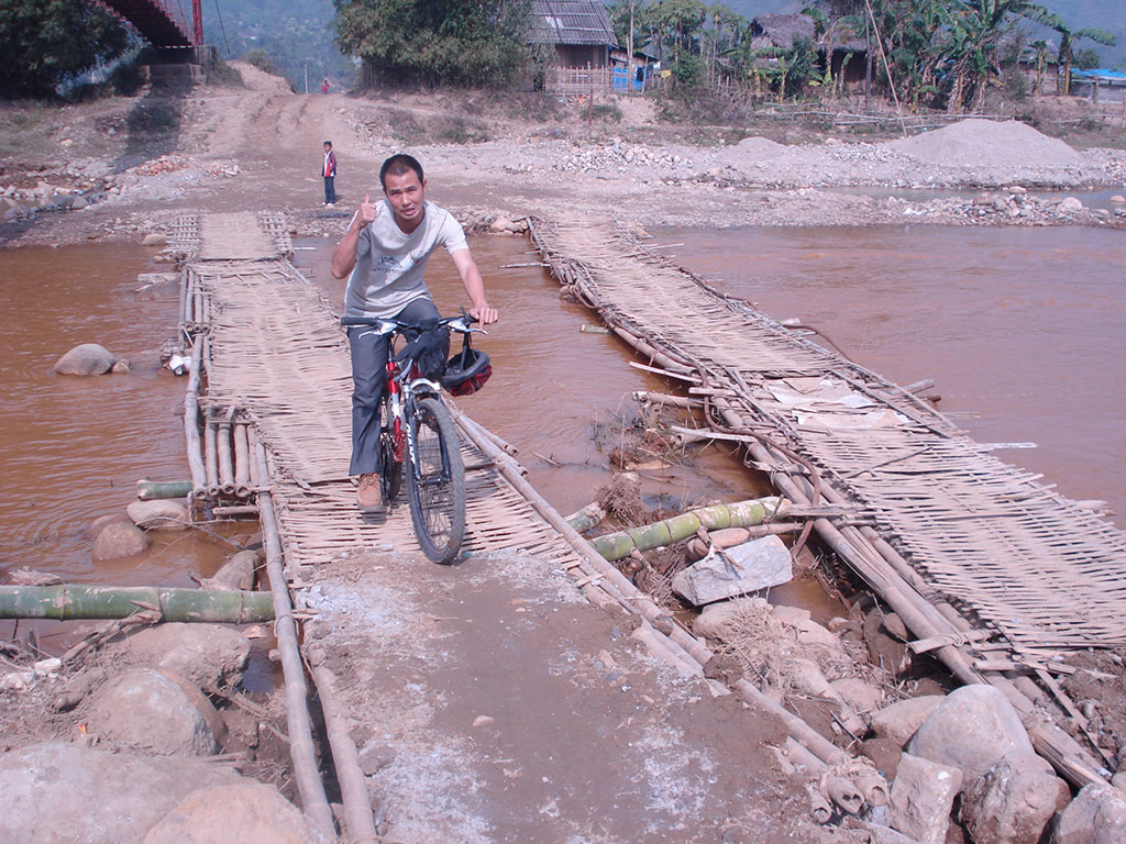 Sapa - Heaven Gate - Binh Lu - Than Thuoc - Than Uyen (80km cycling )