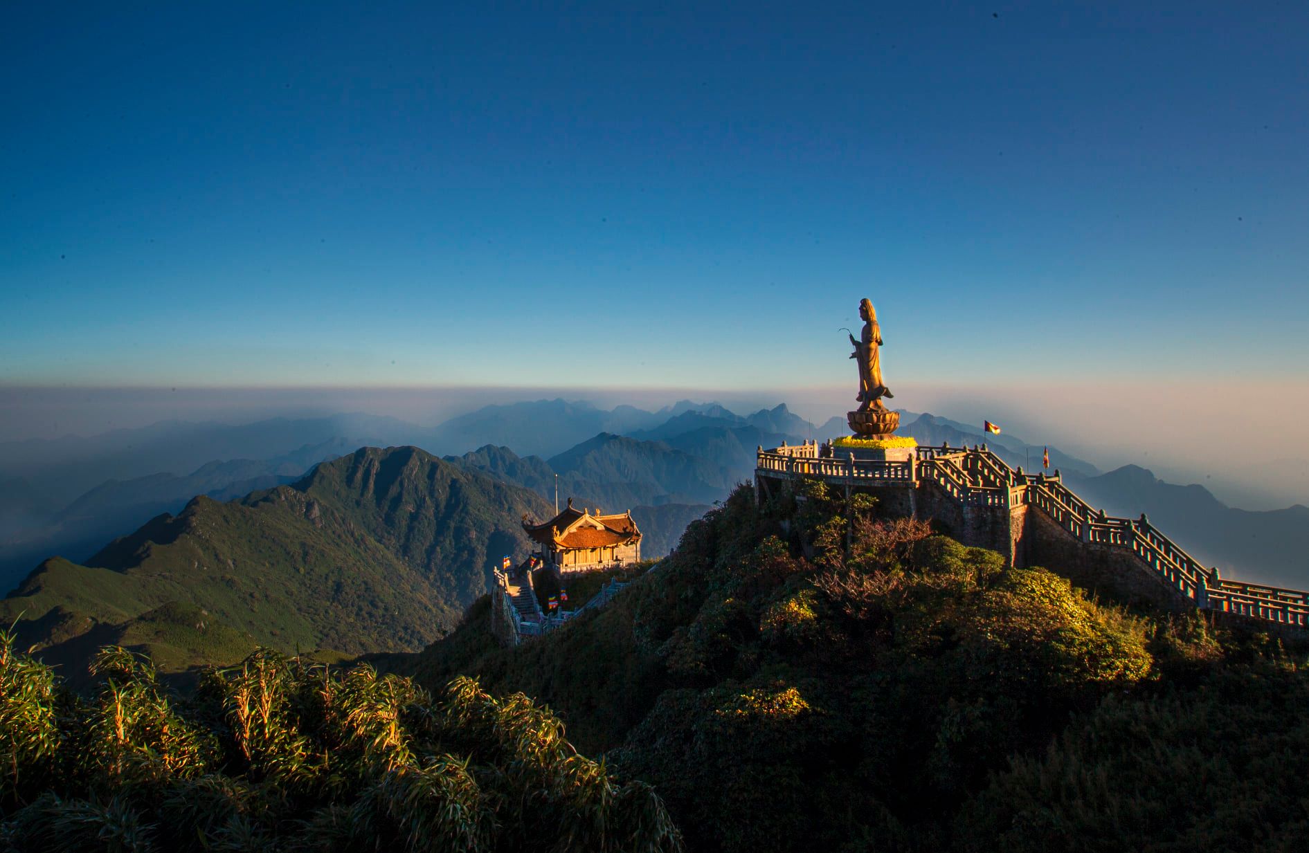 FULL DAY FANSIPAN TREKKING TOUR – RETURN BY CABLE CAR