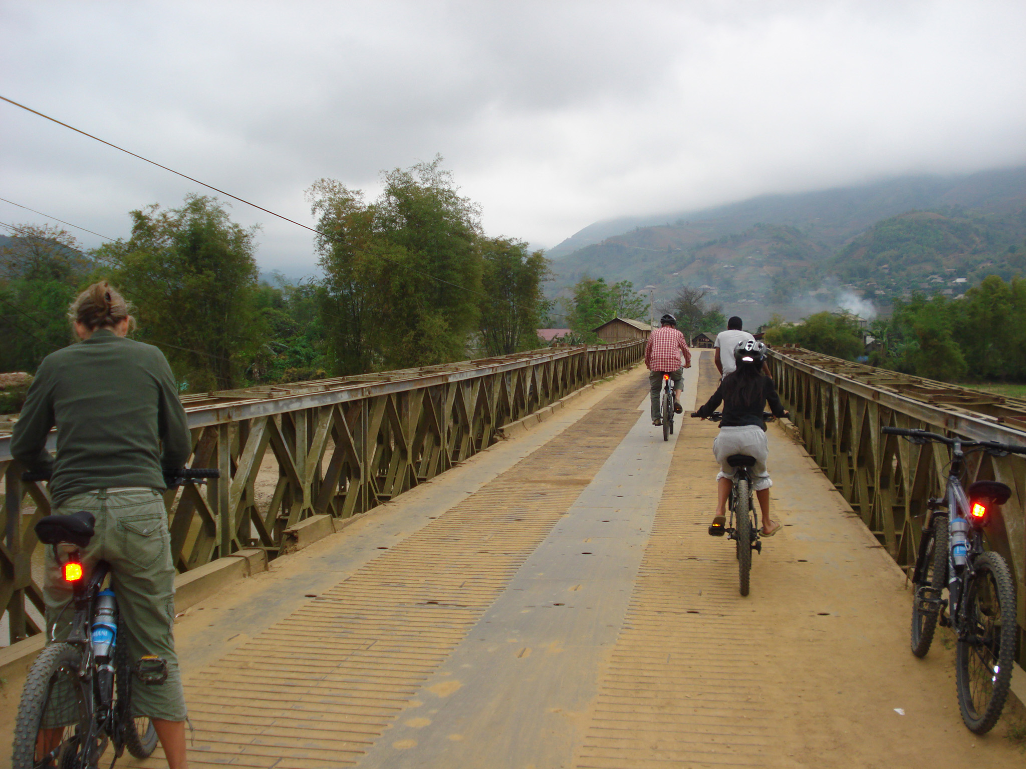 Sapa - Heaven Gate - Binh Lu - Than Thuoc - Than Uyen (80km cycling )
