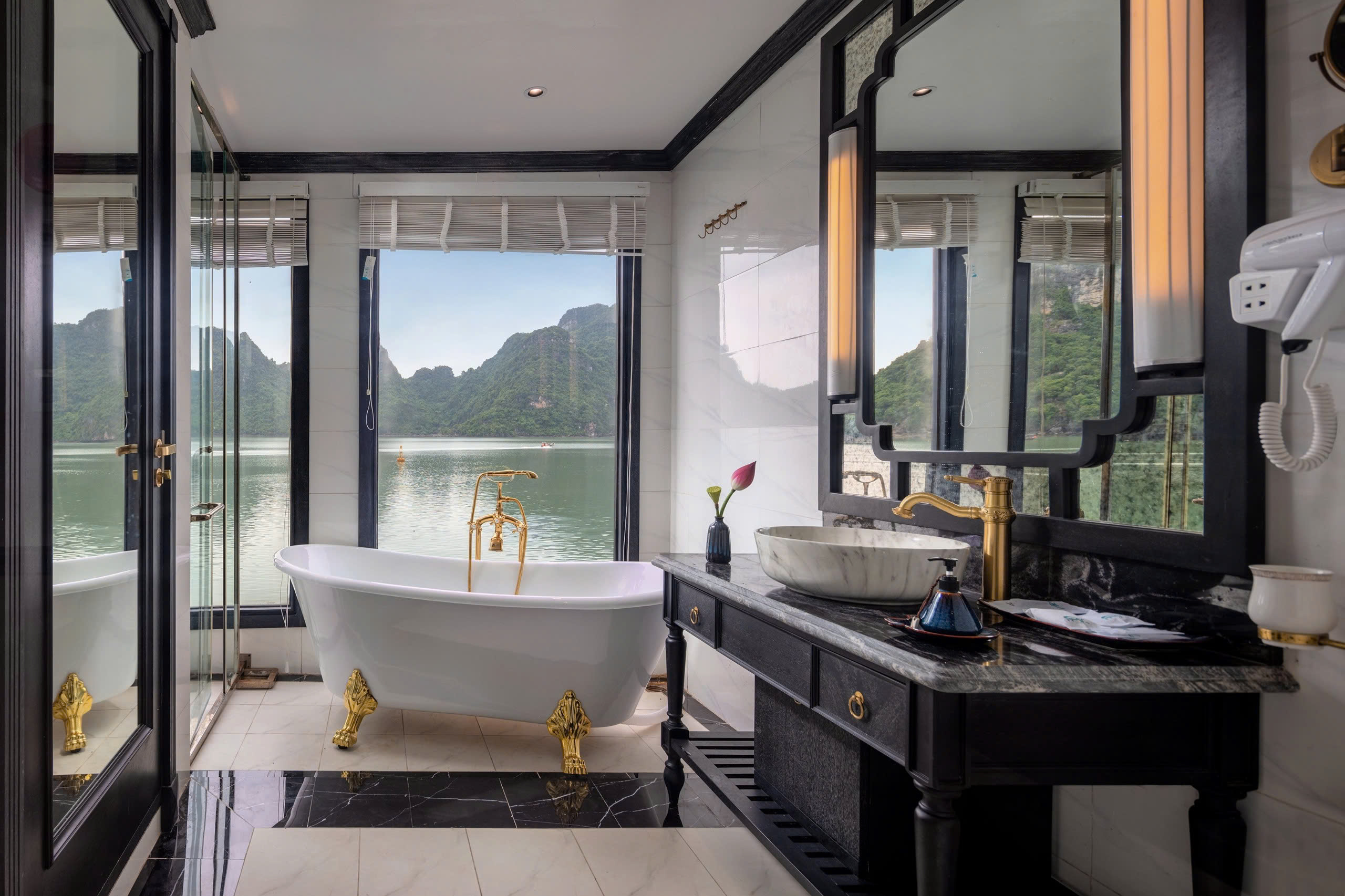 Luxury 2days 1 night Aurora Cruise - Ha Long Bay