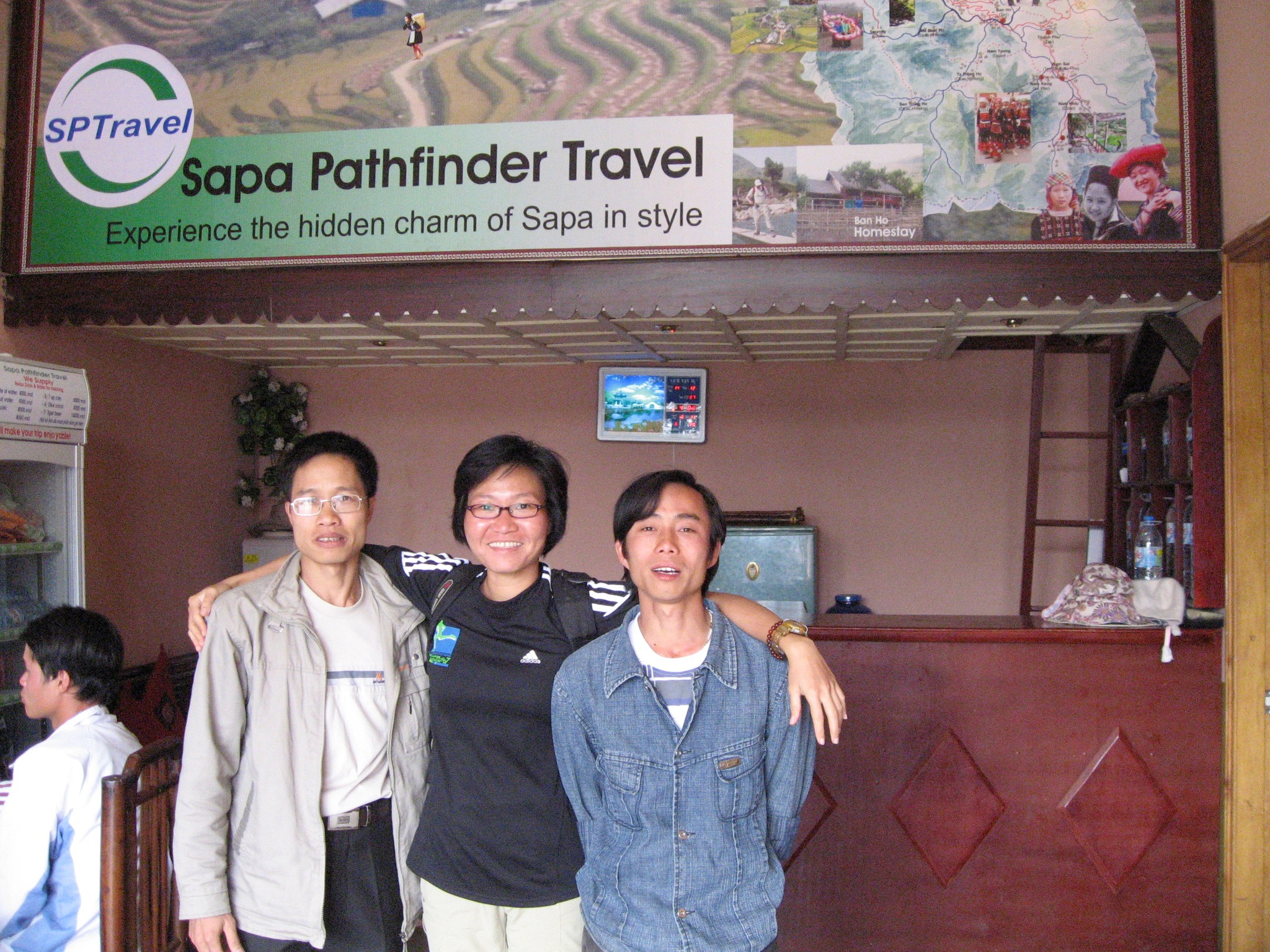 Nhân Viên Phòng Tư Vấn Tour Du Lịch